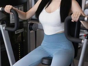 秀人网 – 白沫的修女照片！我敢打赌，她一定藏着一些不为人知的心事，哈哈，可惜我不适合你！
