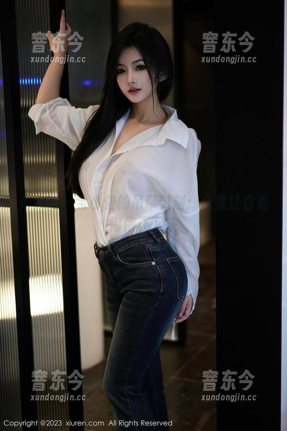 秀人网 - 金小依的吊带时刻：合集让你看得停不下来