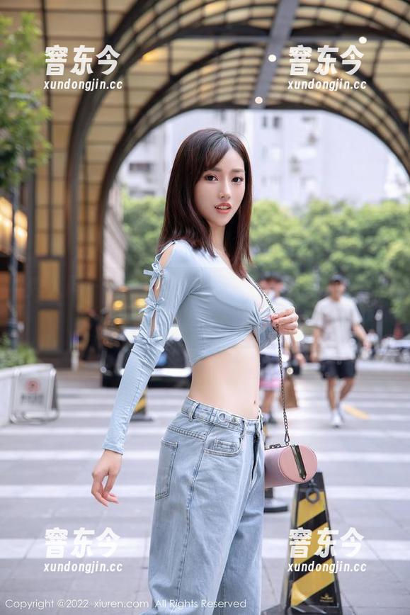 秀人网-陈以二 秀人网 - 陈以二又来了,这组长腿的作品真让人浮想联翩,完美到爆!
