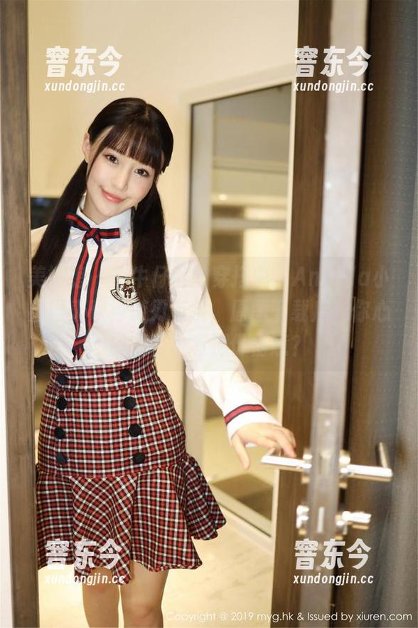 美媛馆-Angela小热巴 美媛馆 - 在牛仔裤的穿搭中,Angela小热巴表现得游刃有余,原图下载后,你心中是否也有那份惬意?
