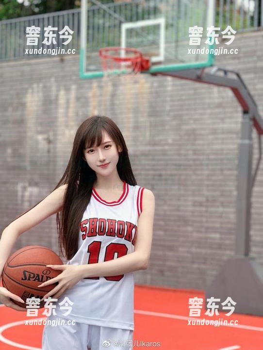看腐团儿Ikaros的新写真更新：少女前线，真心觉得她懂我！
