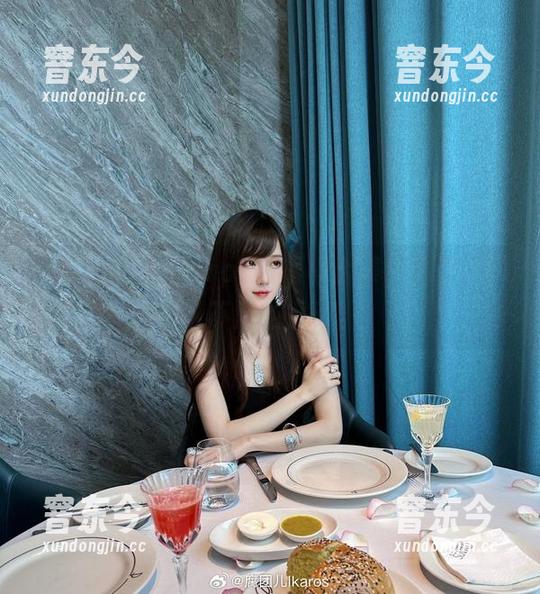 观看腐团儿Ikaros的短裙合集，心里一抹说不清的悸动。