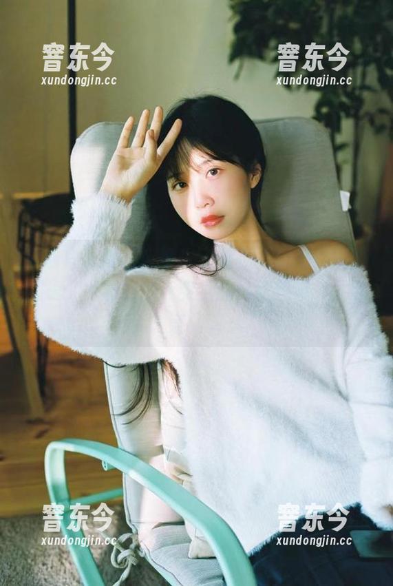 精选写真集，萌芽儿o0在西双版纳演绎傣服银，一秒回到舌尖上的云雾缥缈，太胜于言语了。