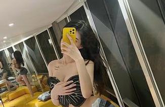 微密圈 – 葛征的泳装资源令人喷饭！我说的是水花四溅，不是水肿哦！