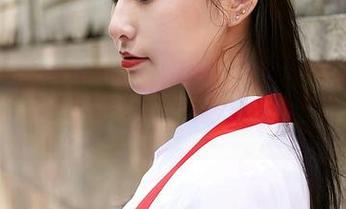 蜜桃社 – 自拍女王铃木的美图，图包不过瘾还要多看一眼！