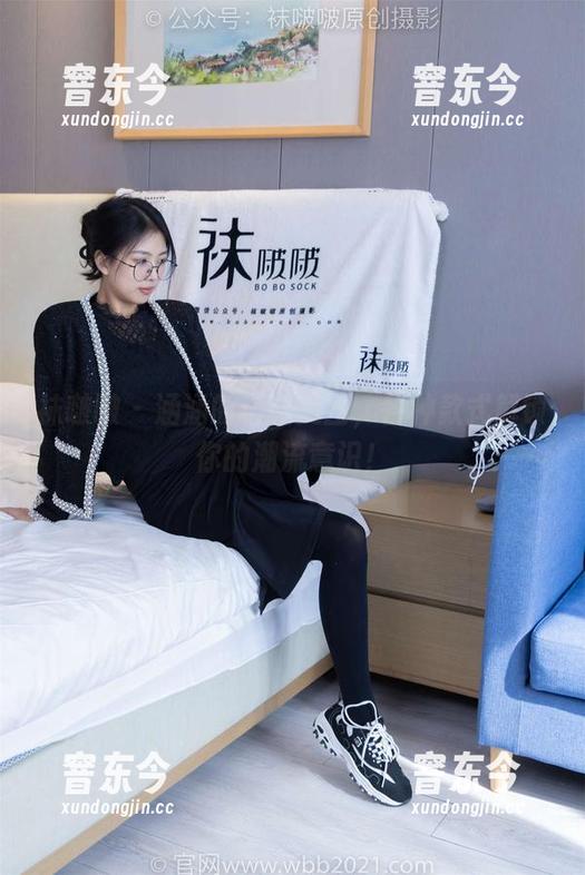 袜啵啵 - 涵涵的板鞋美图，各种款式解锁你的潮流意识！