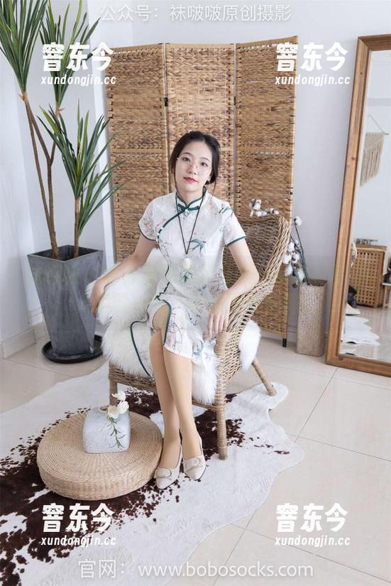 袜啵啵 - 苏苏私房黑丝合集：这身材真让人眼前一亮，不愧是女神啊！