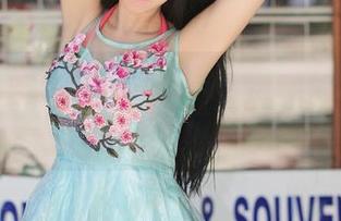 青豆客 – 看王婉悠Queen的比基尼写真图集，很想问问，她每天都是这样的吗？