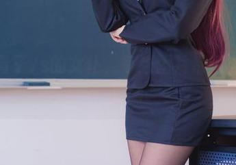 看青青子Js的女仆，每张图片都值得慢慢品味，定制吗？