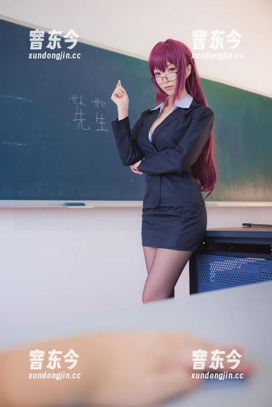 看青青子Js的女仆，每张图片都值得慢慢品味，定制吗？