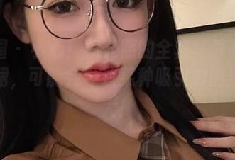 微密圈 – 小心！黎允熙的全套写真和绿色漏背裙，可能会导致某种吸引力的异常增大！